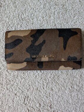 Michael Kors Jet Set Camo Calf Hair Wallet / Crossbody – Brand New